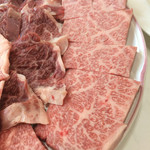 焼肉のまる金 - 