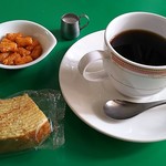 Kissa Taiyou - コーヒー（350円）、茶菓子付き
