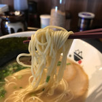 ラーメンラボ。ヒカリノサキ - 麺はこんなん
            京都から仕入れてる？