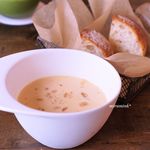 ボタニストカフェ - コーンジンジャースープ、ライ麦パン