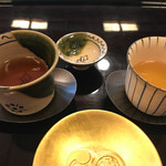 菊乃井 - 左:1番だし  右:NEW和だし の味比べ