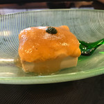 菊乃井 - 猪口:海胆豆腐 若布あん 喰い出しジュレ