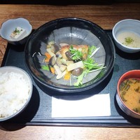 赤坂かこい - ランチ：週替わり定食（カラスガレイの竜田揚げ 五目あんかけ）