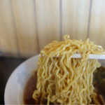豚宏 - 昔ながらの黄色い麺