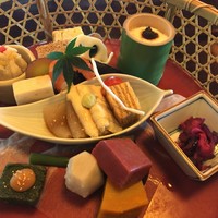 韻松亭 - ★★★☆ 花御膳 月 生麩、生湯葉、薄揚げの重ね炊き が印象的です 