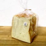 パン家アストレア - 糸島パン ド ミ(一斤/240円)