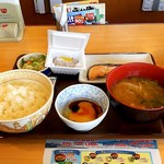 すき家 - とん汁鮭納豆定食