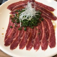 焼肉ソムリエ 萬樹亭 福島店 - ツラミ刺身