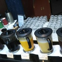 ラ プルーズ東京 - ドリンクはセルフ