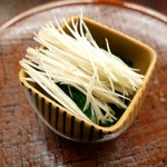 銀座 小十 - ホウレンソウと松茸，キノコのおひたし