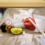 銀座 小十 - お造り（ヒラメ，アオリイカ，本マグロ）