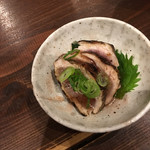 久田屋 - お通し 鶏のタタキ