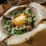 博多 豚十郎 - 炙りチャーシュー丼