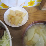 いとう食堂 - 豚汁と漬物