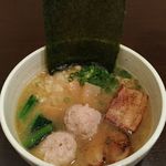 いち - 博多1番鶏とろける鶏つくねラーメン　￥900

ベースは醤油でスープはモミジと乾物、魚介