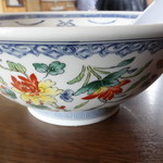 志づ美 - 中華そばのどんぶり・いいデザインですね