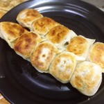 べんり屋 玉玲瓏 - 料理写真:焼き餃子