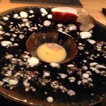 東 - ◆金目鯛とフレッシュサマートリュフ。 中央に「金目鯛」から取った濃厚なソースが注がれているのですが、バターを使用されていないのに 濃厚な味わいと金目の旨みを感じ、これ絶品。