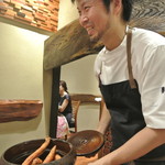 傳 - アナゴ天ご飯と長谷川シェフ