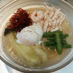 麺匠 呉屋 - 見た目は冷やしラーメンって感じだけど、完全に冷やし中華！まっ、美味しいけど。