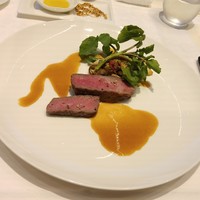 ザ・テラス - 和牛サーロインのグリエ スパイスをきかせたジュのソース・伊豆のキノコのフリカッセ
