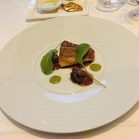 ザ・テラス - 駿河湾産鮮魚のポワレとエスカルゴの赤ワイン煮・マール・ド・ブルゴーニュの香り