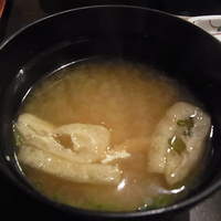 牛幸 本店 - 具は油揚げのみといたってシンプル。。。