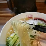 麺屋 一八 - 梅しそ鶏にぼ冷やしらぁ麺