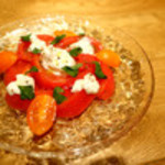 Bisutoro Anarogusha - 自家製フレッシュチーズとフルーツトマトのカプレーゼ風サラダ仕立て