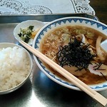 Toku ichi - ラーメン、もつ煮定食(みそ汁抜き)