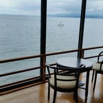 湖里庵 - 琵琶湖に浮かんだような、広縁。