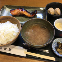 魚屋 小次朗 - サーモンの照焼き