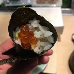 第三春美鮨 - 塩イクラ巻き
