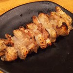 炭火串焼 初代バッジョ - かわ(塩)