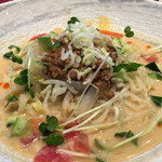 担々麺 錦城 - 冷やし担々麺は温かい担々麺よりアッサリ 自家製ラー油をたっぷり投入した方が美味しさUP！