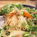 博多三氣 - 野菜はたっぷり350g。 オトナの1日分の必要摂取量と言われています。