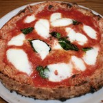 ピッツェリア エ トラットリア ダ・マサニエッロ - 濃厚水牛ﾓｯﾂｧﾚﾗのﾏﾙｹﾞﾘｰﾀ