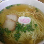 幸楽 - 透明度の高いスープ