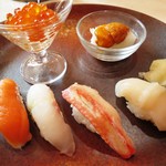 ホテルニドム - 握り寿司六種（大助、ずわい蟹、いくら、帆立貝、黒ソイ、ウニ）
