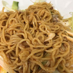 とことんらーめん - 冷やしピリ辛合わせ麺の麺。