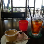 71076563 - 黒糖プリン&アイスティ before