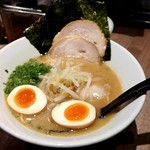 ソラノイロ トンコツ&キノコ - 特製豚骨ソバ　１０００円