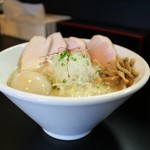 らぁ麺 飛鶏 - 濃厚鶏白湯そば（全部のせ）