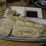 立ち呑みのさのや - うなぎ白焼き 980円　(2017.8)