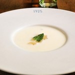 1925 CAFE - じゃが芋の冷たいスープと生ハム