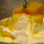 焼肉 うしみつ - さらさら粉雪のスノーケーキ