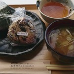 玄米カフェ - おむすび、おにぎらず一つずつのセット