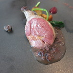 ラ クレリエール - ピションラミエのロースト　フォアグラとアーモンド詰め　ピジョンの肝のソース　ボンジリのフリット