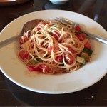 mica male - タコとフレッシュトマトの冷製パスタ。これで1/3ほど食べたあとです。