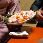 仲居さんが丁寧に